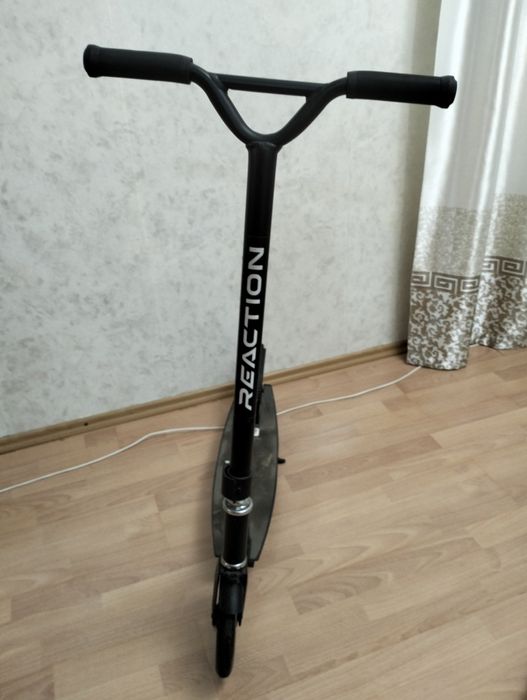 Самокат Reaction 200