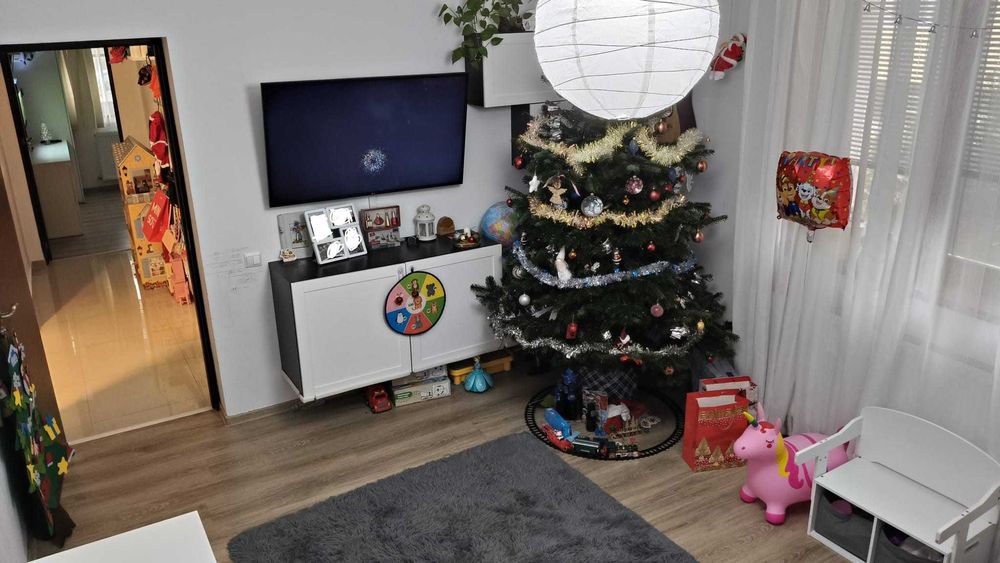 Apartament 2 camere cu parcare proprie si curte privata a blocului