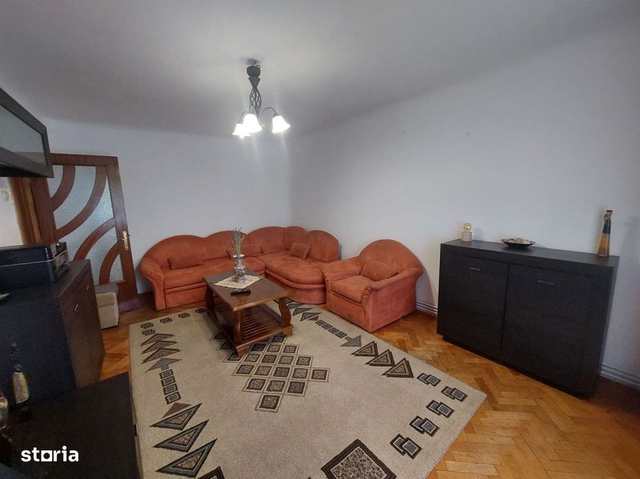 Apartament 3 camere de inchiriat – Decomandat, Etaj 1, Zona Dezrobir