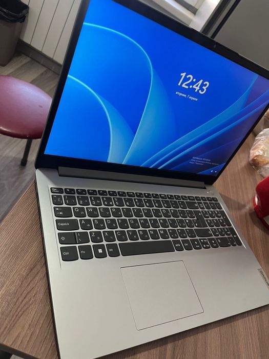 Ноутбук в отличном состояние