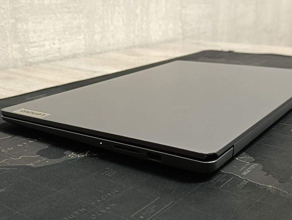 Ноутбук Lenovo Intel Core i3 - 1305U