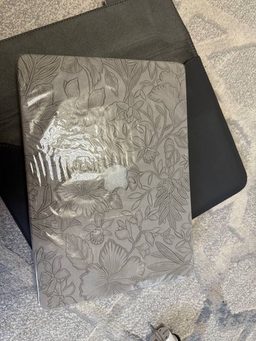 MacBook uchun chexol