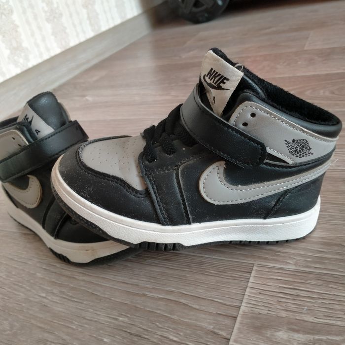 Продам обувь  на мальчика