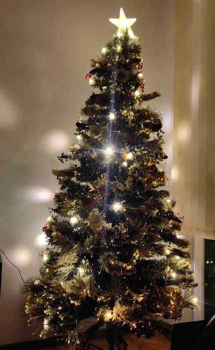 Висока богата декорирана изкуствена елха 180см