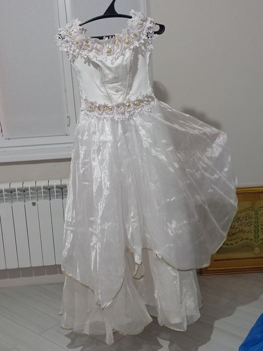 Продам свадебные платья