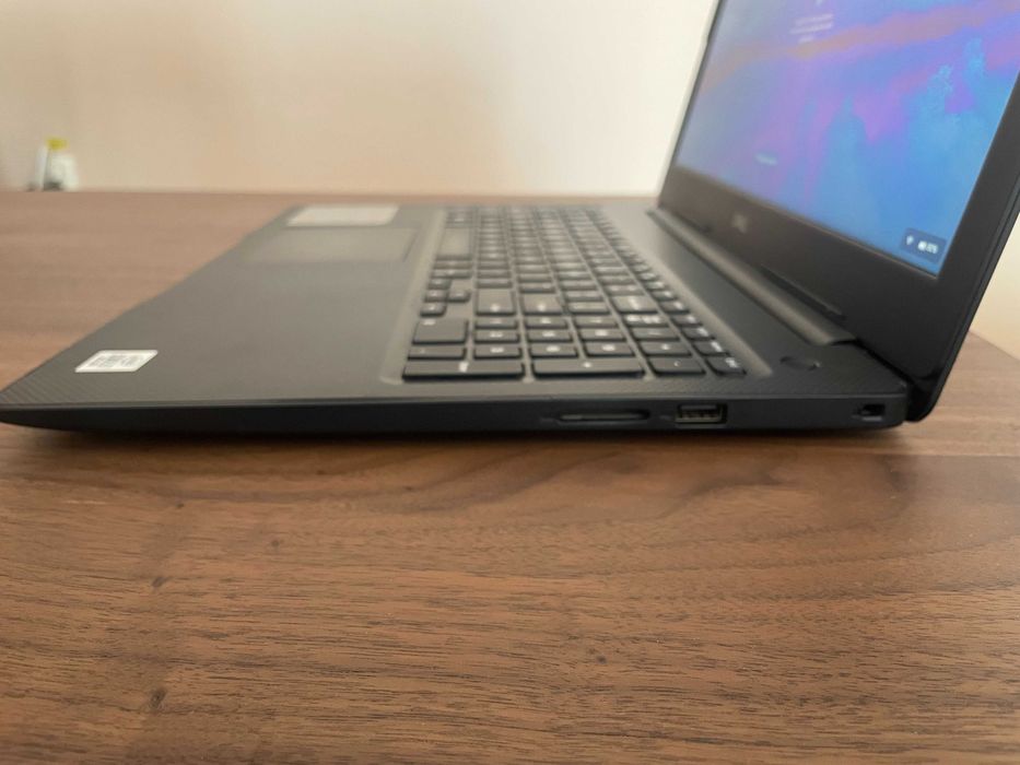 Laptop Dell Vostro 3590 15.6" Full HD | i7-10510U | 8GB RAM | SSD 256GB