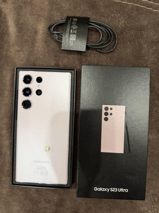 Продавам Samsung S23 Ultra 512 GB
