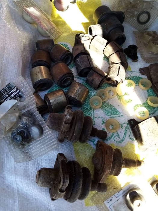 Части за москвич 12-ца нови и употребявани