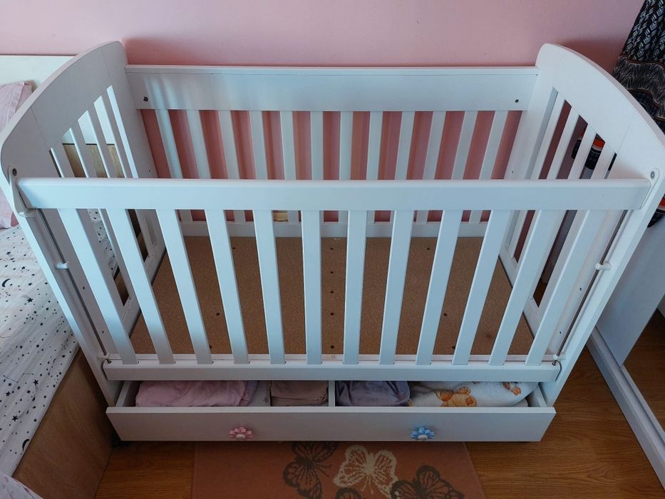 Patut pentru copii cu sertar  alb