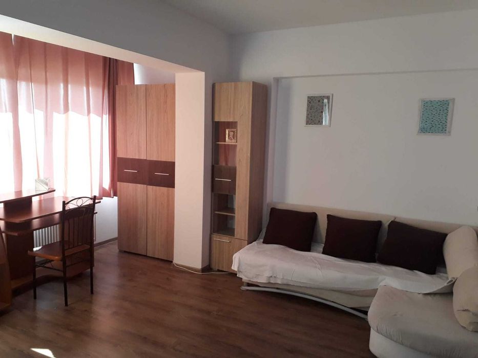 Inchiriez apartament