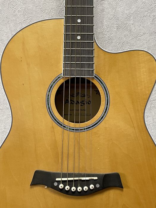 Продается Гитара Adagio