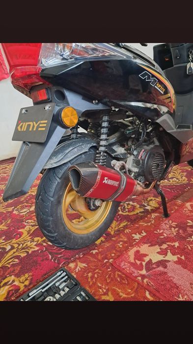 Продам скутор новый