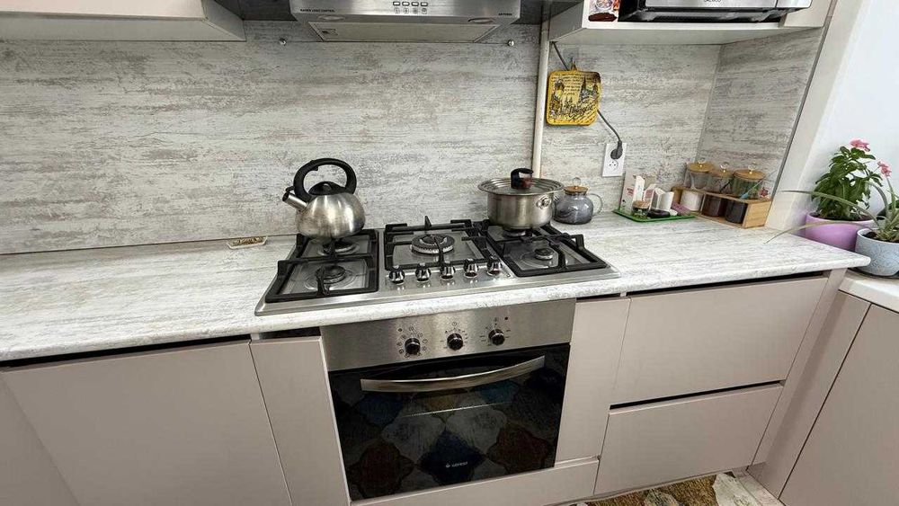 Продам 4 комнатную квартиру