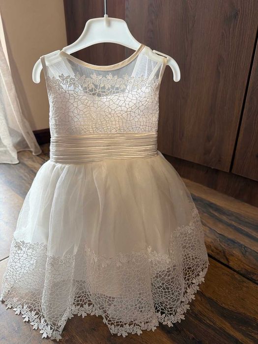 Rochie elegantă botez/ nunta  fetiță , model deosebit