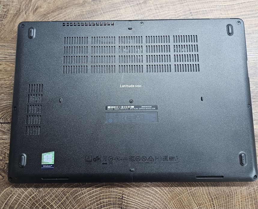 Лаптоп Dell Latitude 5490