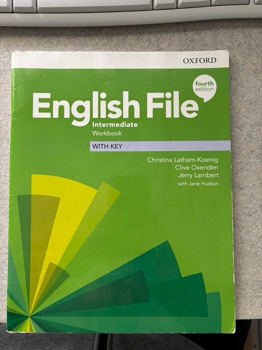 Учебник и тетрадка по английски език - English file fourth edition, Intermediate
