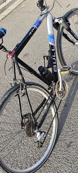 Vand Bicicleta Bulls roti 28 perfect functionala cadru de aluminiu