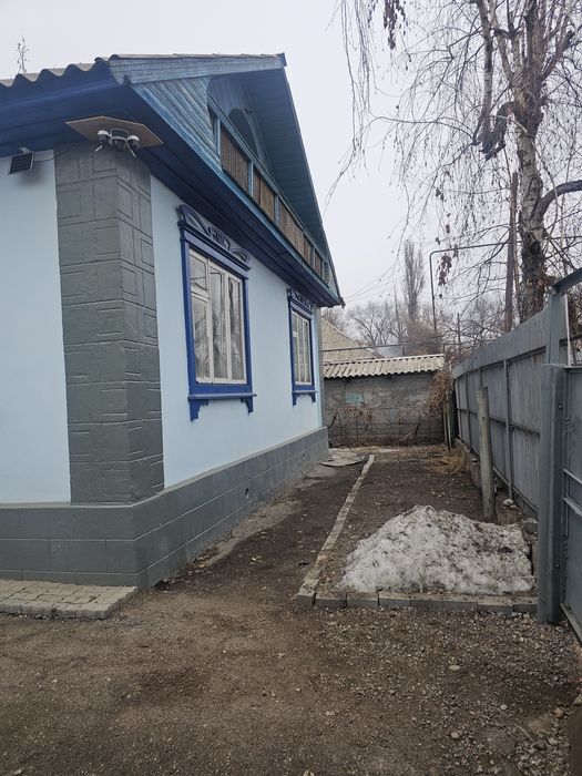 Продажа  кирпичного дома в городе