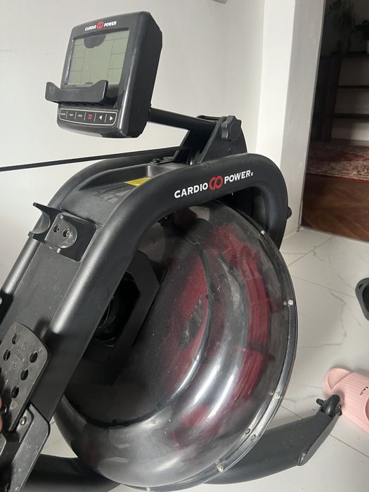 гребной тренажер CardioPower RW600.