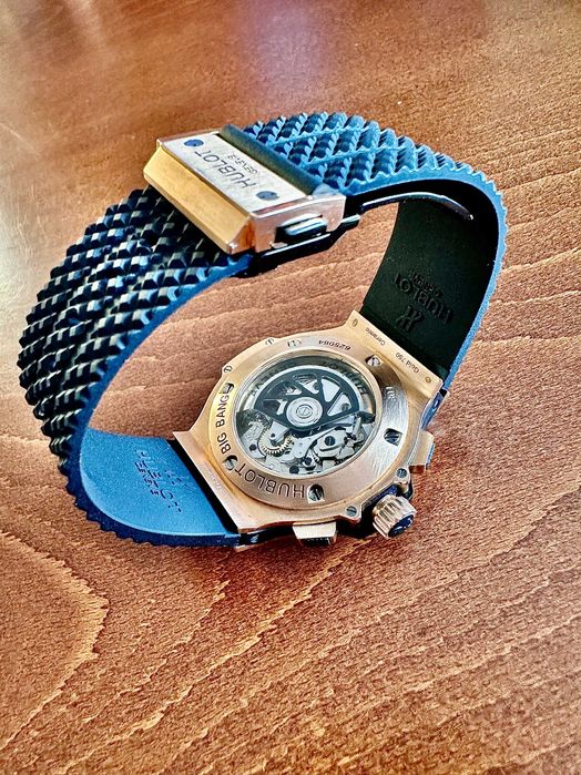 Продават се златни часовници 750*