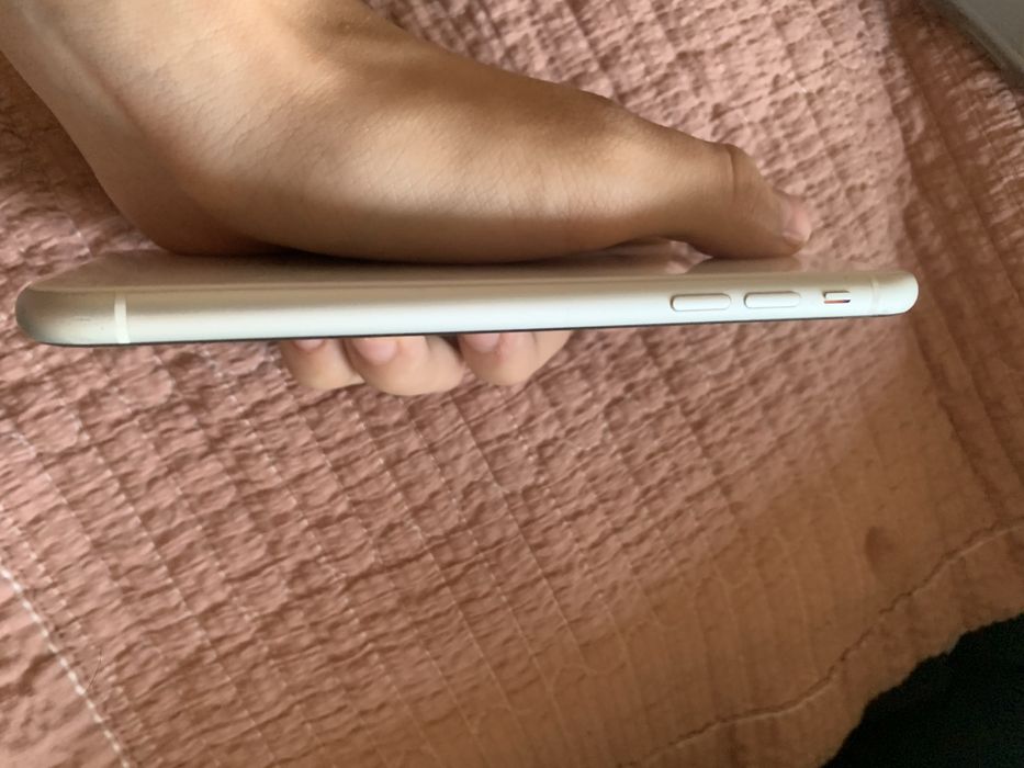 Iphone xr  64gb.