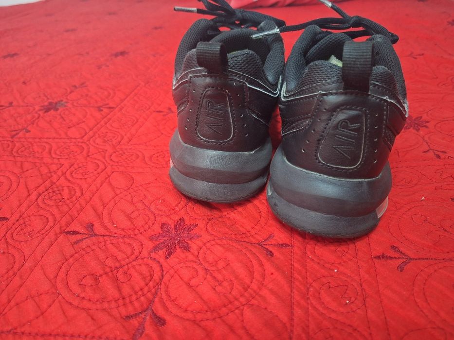 Pantofi sport Nike air max mărimea 40,5 purtați foarte putin 400 lei
