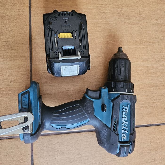 Masina gaurit/însurubat Makita  DDF 482