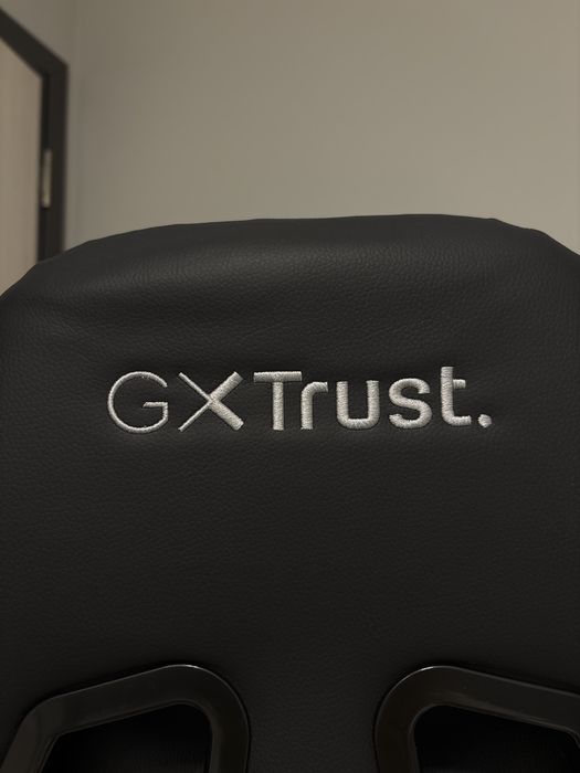 Gaming стол GX Trust – отлично състояние