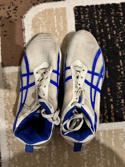 кроссовки asics б/у 43 размер