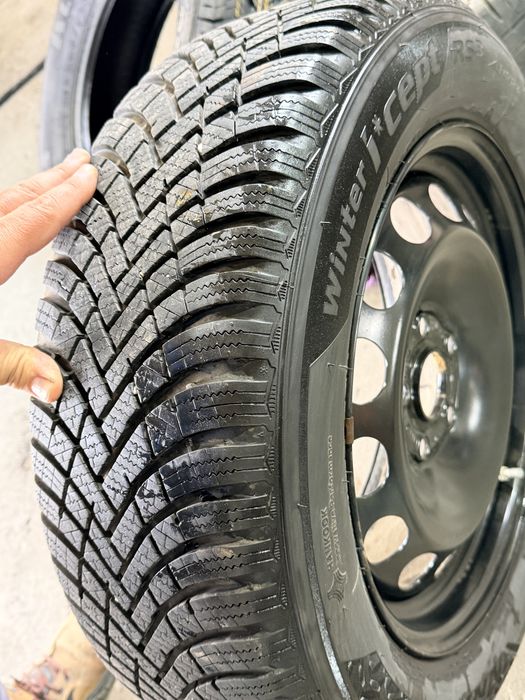 Vand set cauciucuri iarna Hankook 215/60 R16 (2025), genti noi 2025 + capace BONUS