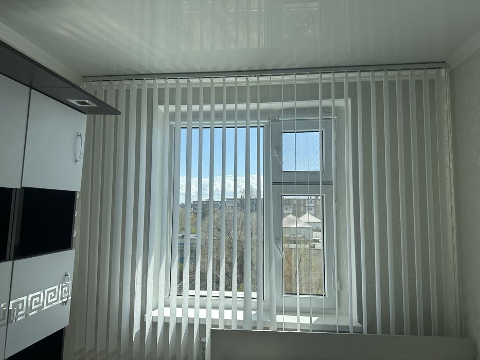 Продам вертикальные жалюзи белые