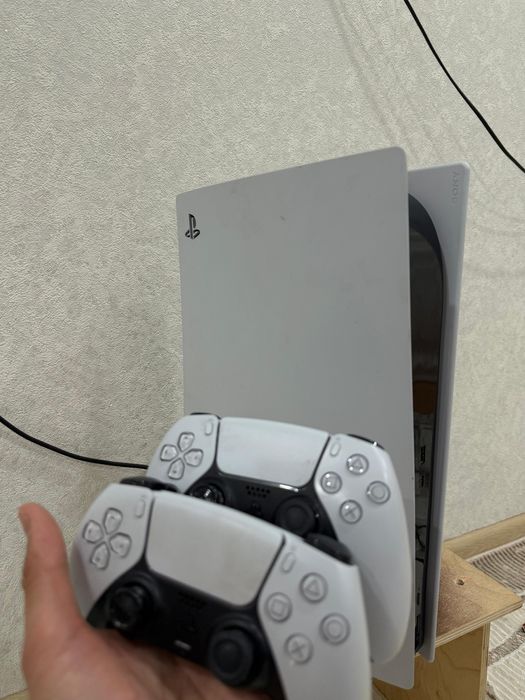 Продам Sony PS5 playstation 5