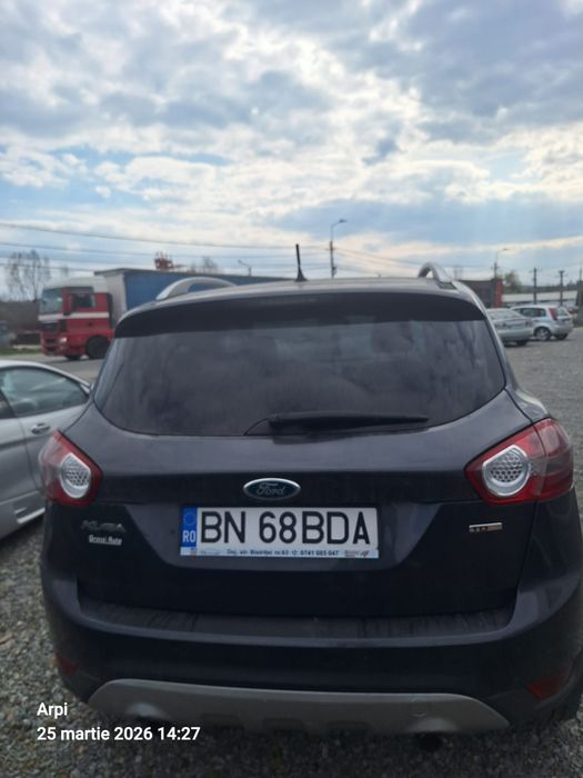 Vând masina Ford Kuga