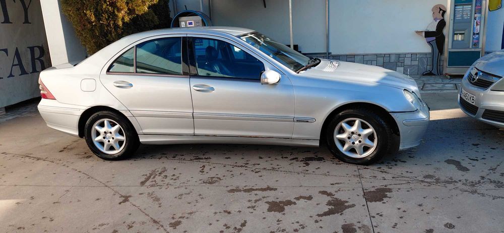 Mercedes c220 w203