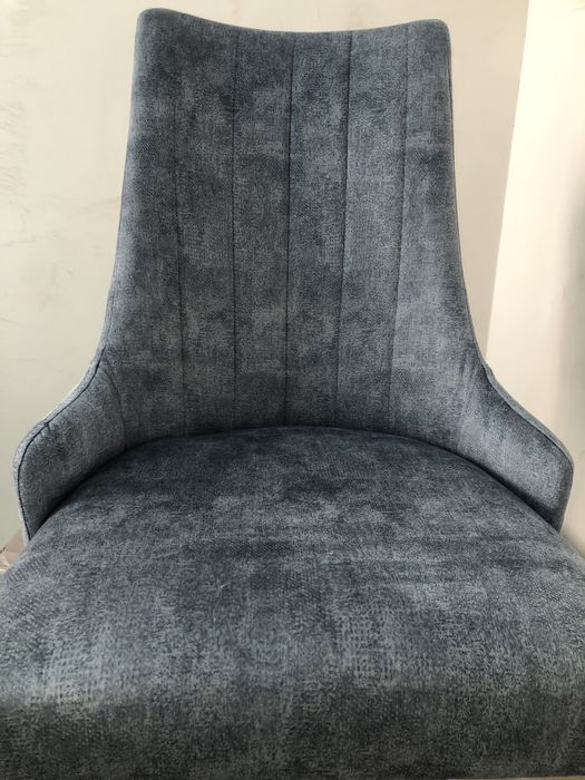 Стол и стульчик для гостиной