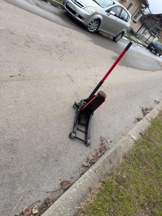 Автомобилен крик крокодил