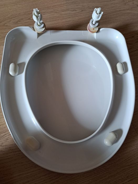 Продам крышку от унитаза