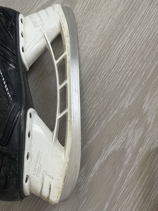 хоккейные коньки bauer XLS