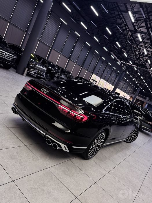 Продается Audi S8 2025