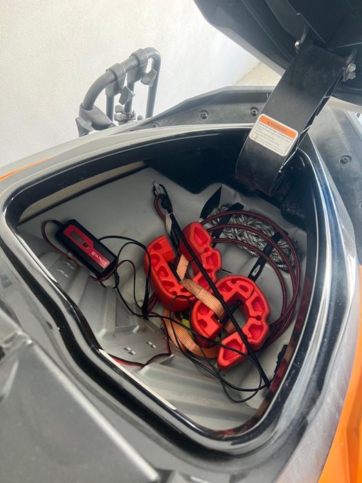 Vand sau schimb Skijet  GTR 215 cu 300