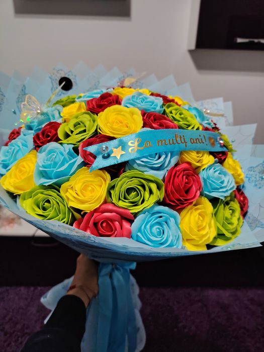 Buchet trandafiri multicolor 51