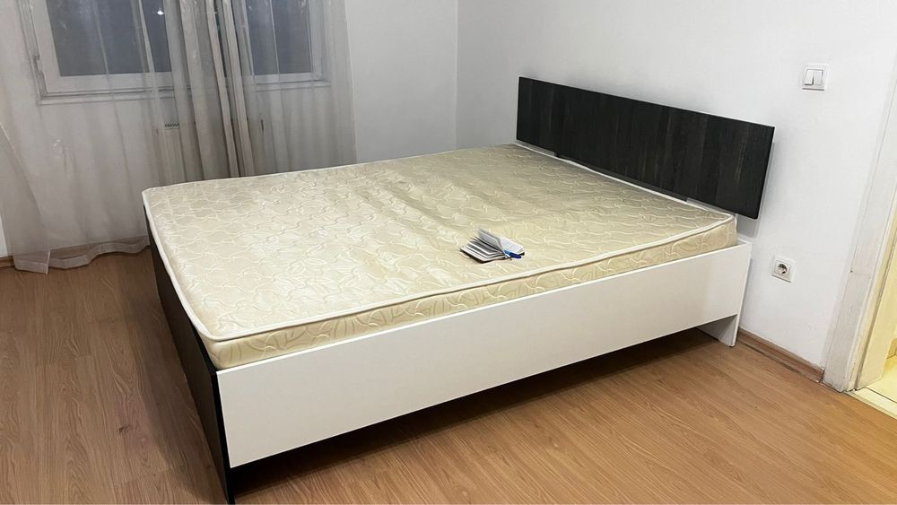 Двух спальная кровать