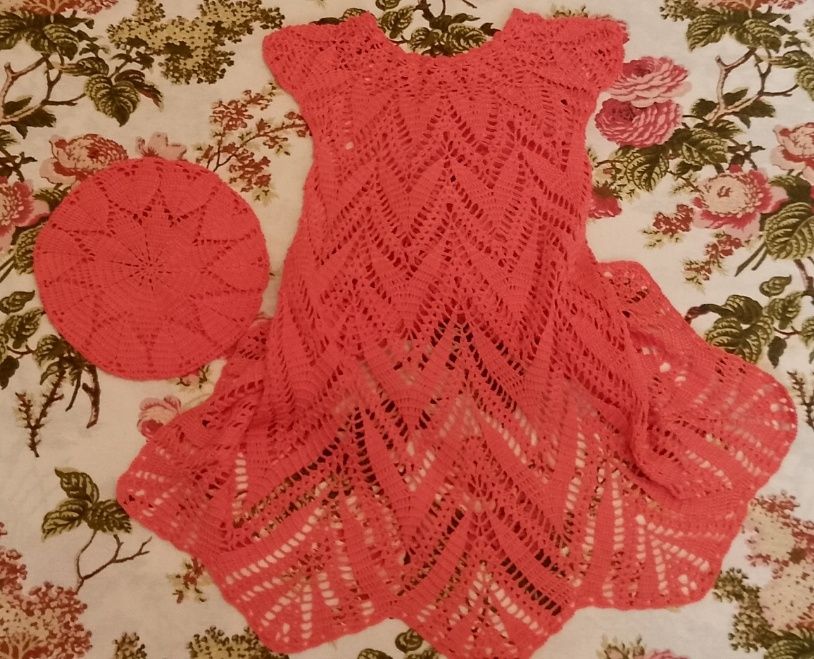 Продам детское вязаное платье