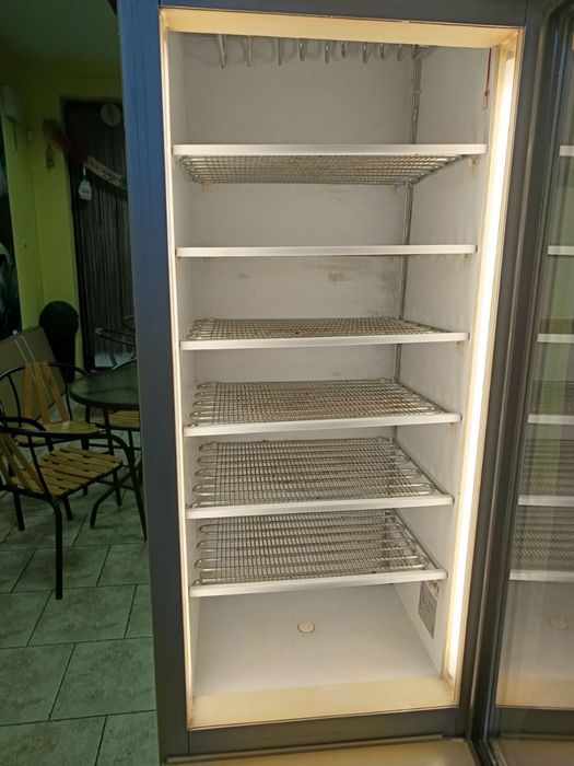 Вертикална хладилна витрина минусова