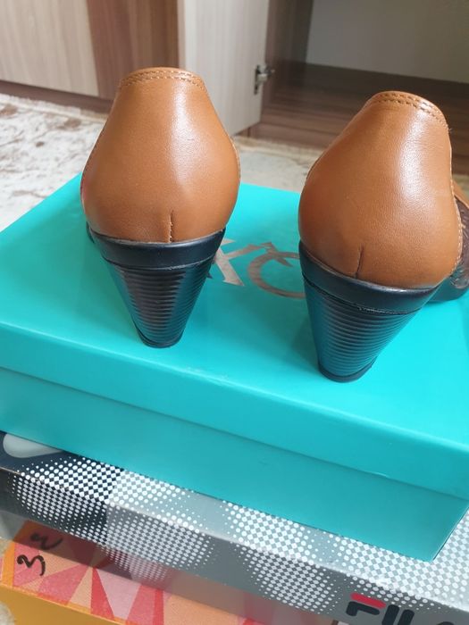 Обувь женская кожанная