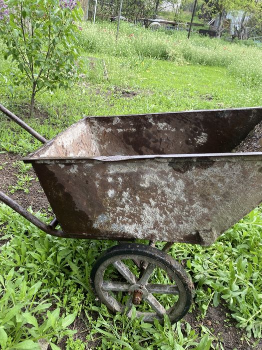 Тачка (тележка) ручная, советского производства