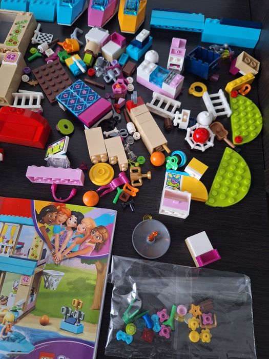 LEGO® Juniors Casa lui Stephanie de langa lac (10763)