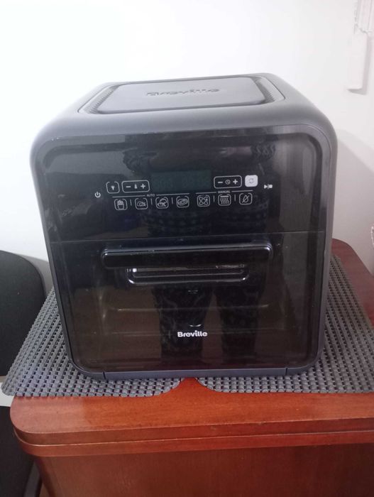 Cuptor cu aer cald Breville, foarte putin folosit