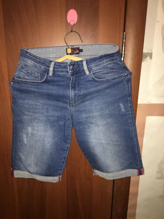 Продам мужские джинсы