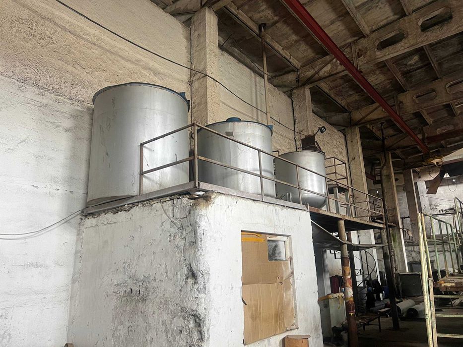 мельница 90 кв 6500 $. Вакумный Насос ( 55кв 5000 $ )